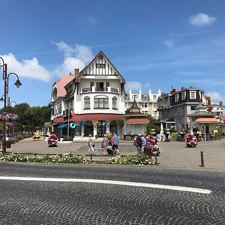 Balcony Views & Comfort