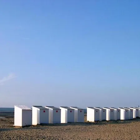 Balcony Views & Comfort De Haan