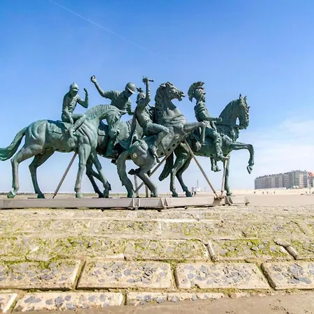 Balcony Views & Comfort * De Haan