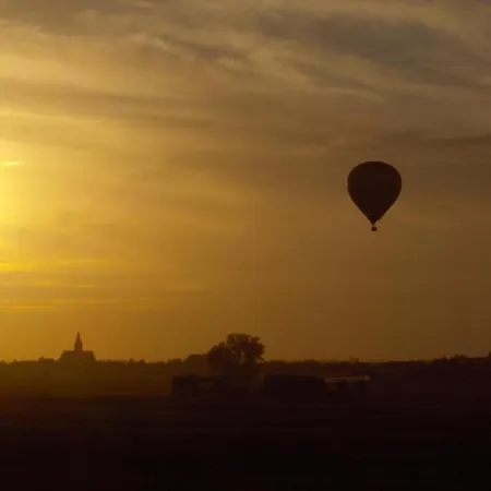 Balcony Views & Comfort De Haan