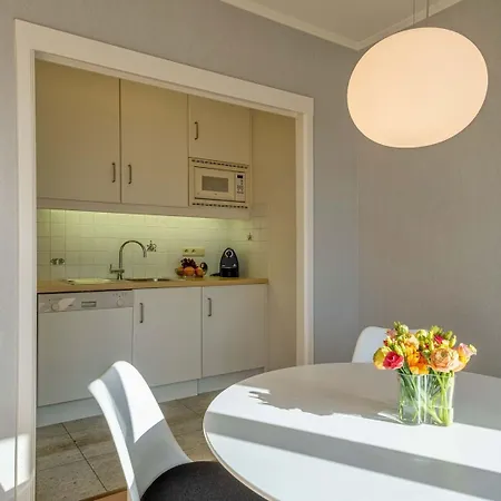 Balcony Views & Comfort Apartment *