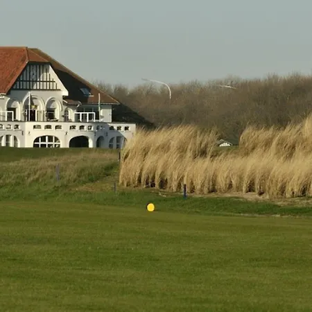Balcony Views & Comfort *