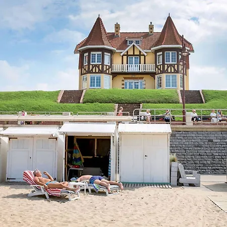 Balcony Views & Comfort Daire