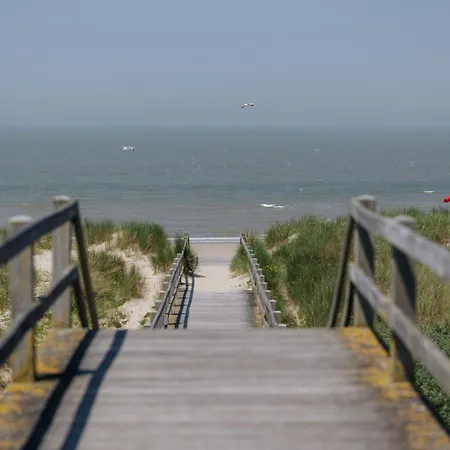 Balcony Views & Comfort * De Haan